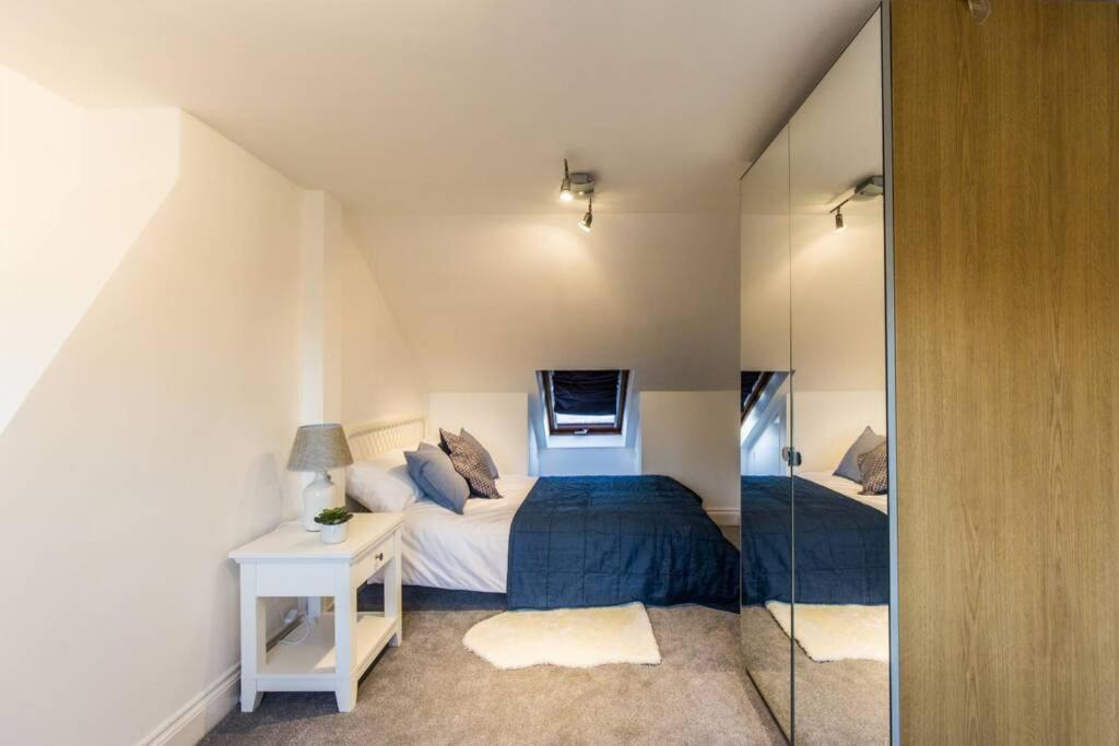 Fulham Fancy - Cosy 4 Bedroom With Garden Near Hammersmith And Fulham By The River ! Appartamento *
