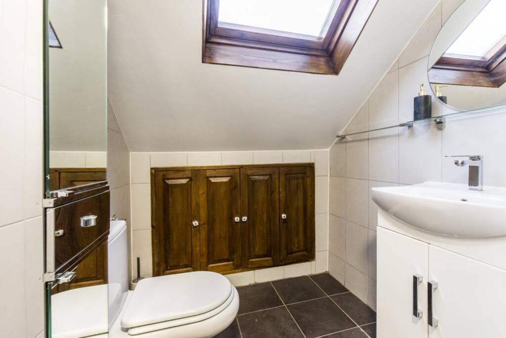 Fulham Fancy - Cosy 4 Bedroom With Garden Near Hammersmith And Fulham By The River ! Appartamento