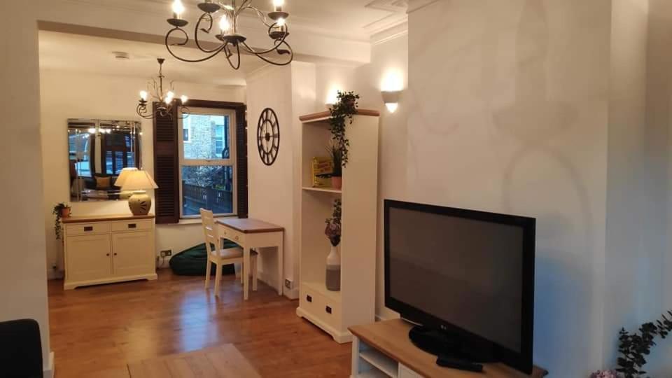 Appartamento Fulham Fancy - Cosy 4 Bedroom With Garden Near Hammersmith And Fulham By The River ! Londra