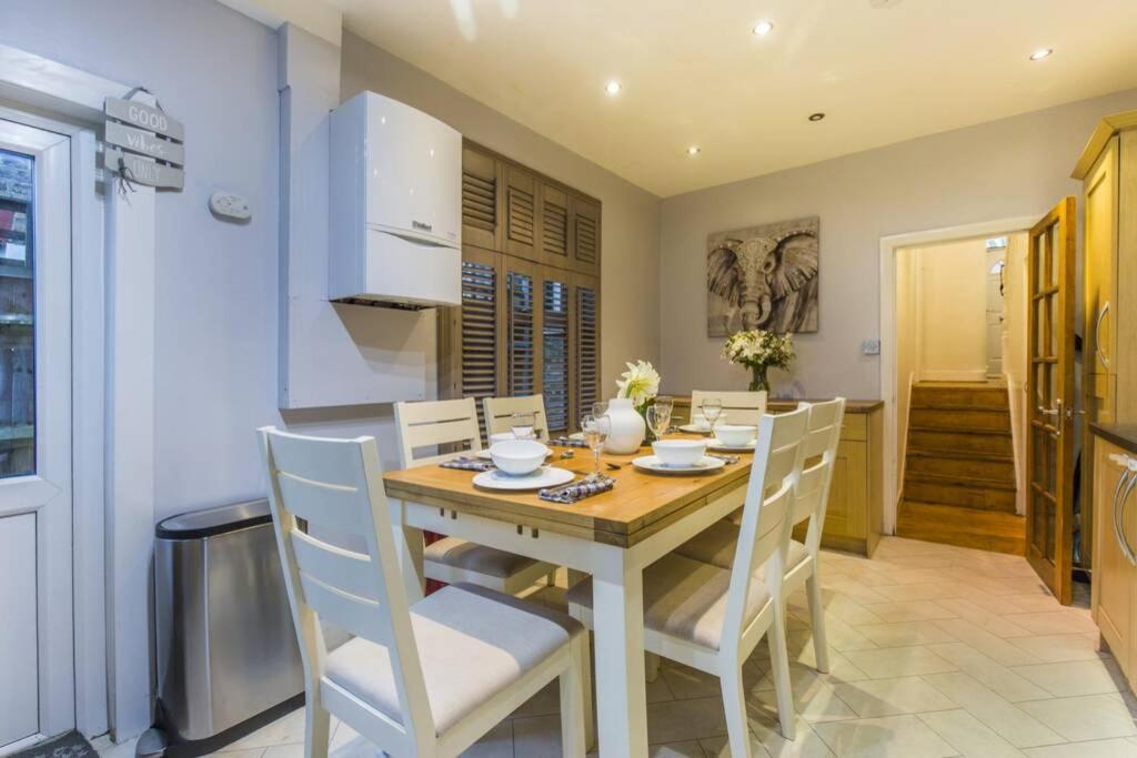 Fulham Fancy - Cosy 4 Bedroom With Garden Near Hammersmith And Fulham By The River ! Appartamento
